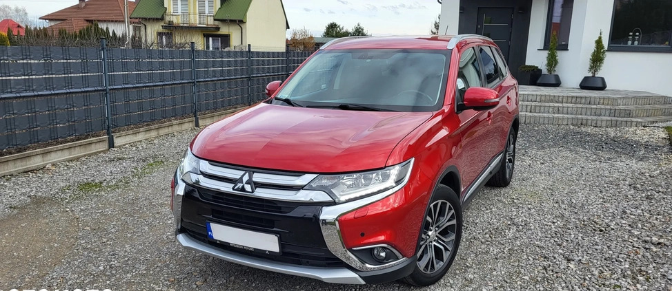 Mitsubishi Outlander cena 87900 przebieg: 85000, rok produkcji 2016 z Kielce małe 466